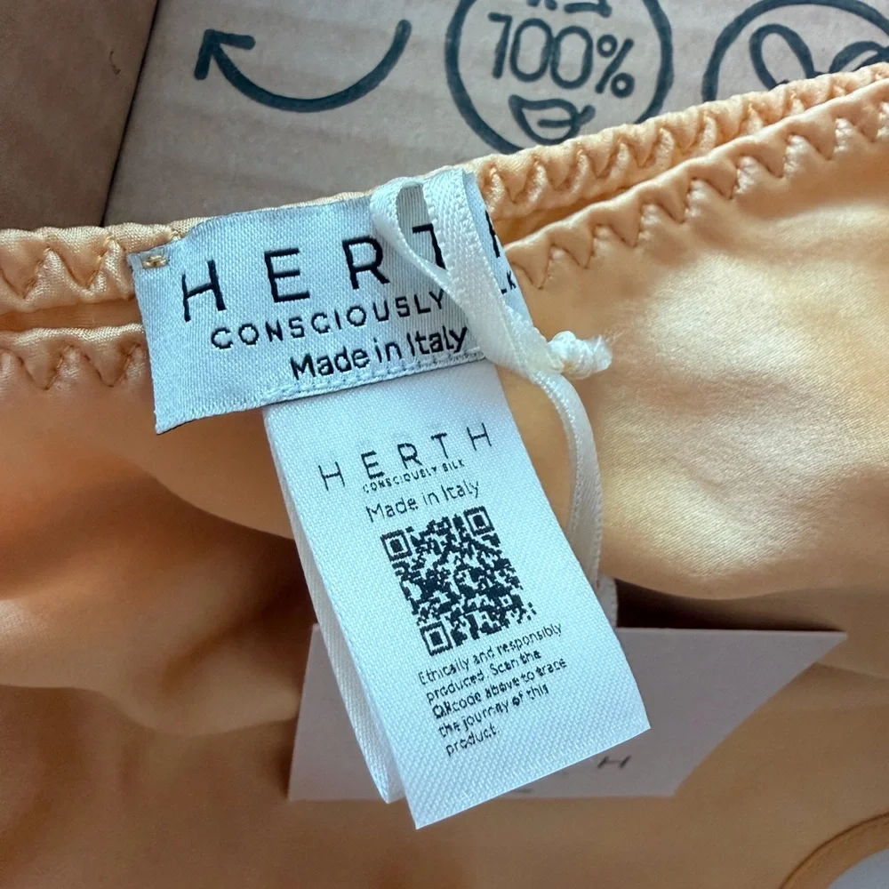 New 100% Silk Herth Panties - Picture 4 of 8